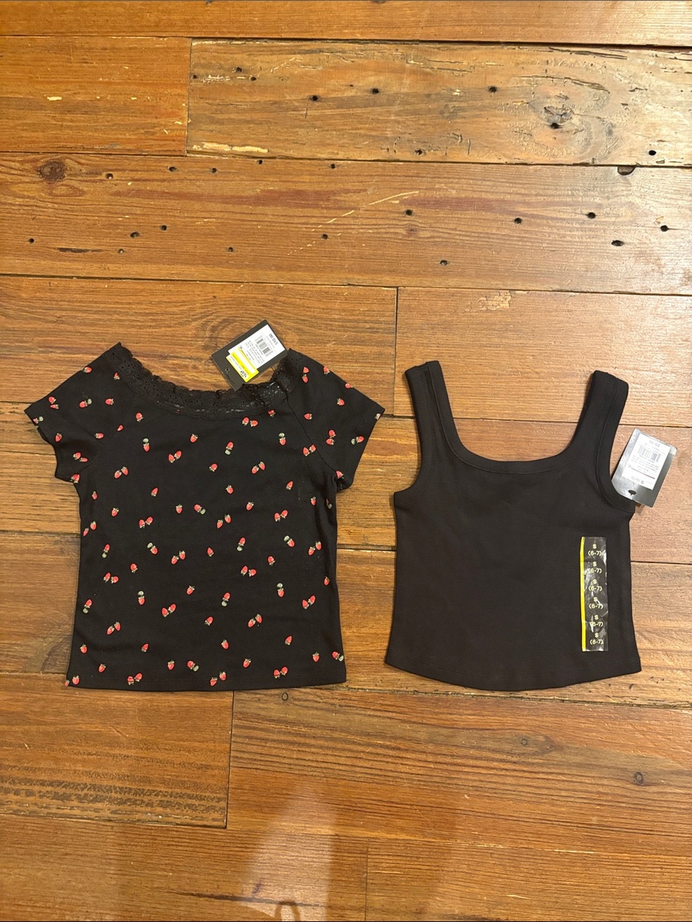 art class Black strawberry Print Tee & Black Tank Top Set